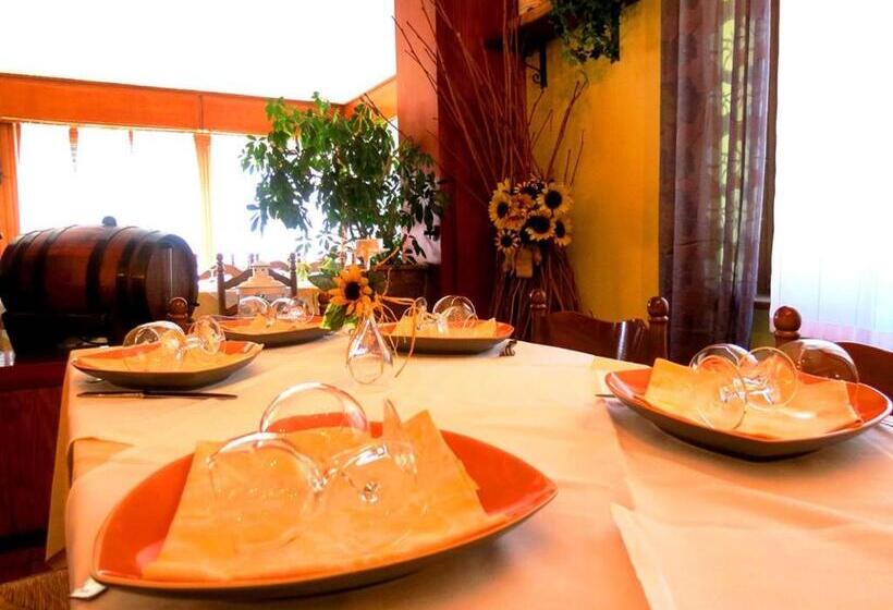 호텔 Albergo Ristorante Canetta