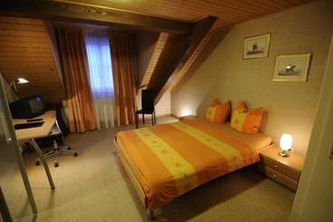 هتل Hôtel De La Croix Blanche