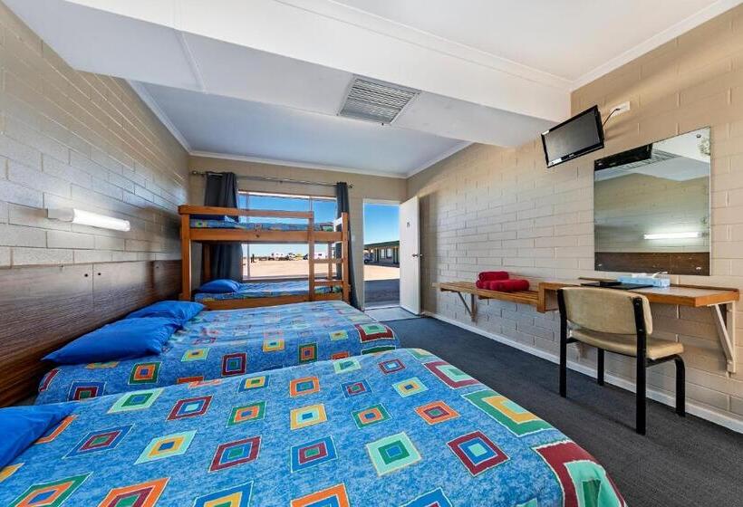 בית מלון כפרי Nullarbor Roadhouse