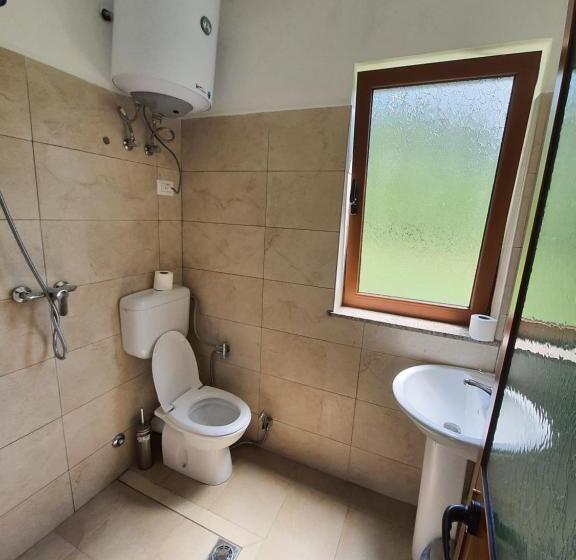 پانسیون Guest House Flodisa