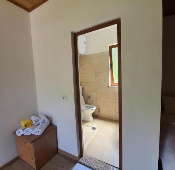 پانسیون Guest House Flodisa