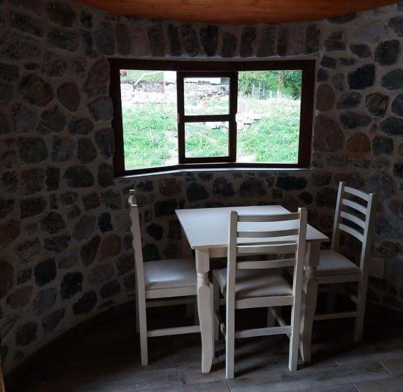 پانسیون Guest House Flodisa
