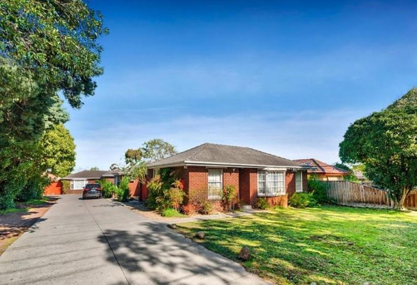 פנסיון Ivy Units Glen Waverley