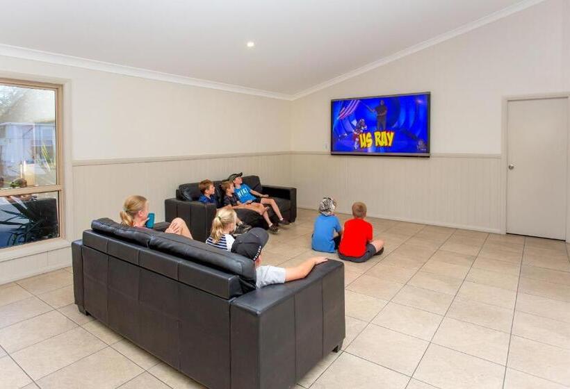 بنسيون Paradise Tourist Park