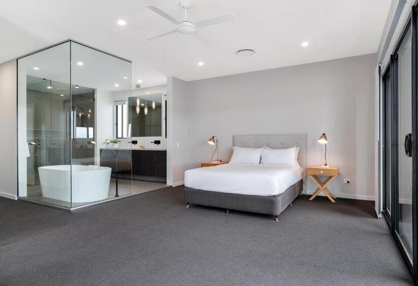 استراحتگاه The Residences At The Peninsula