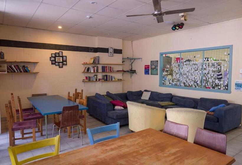 Общежитие Manta Lodge Yha & Scuba Centre