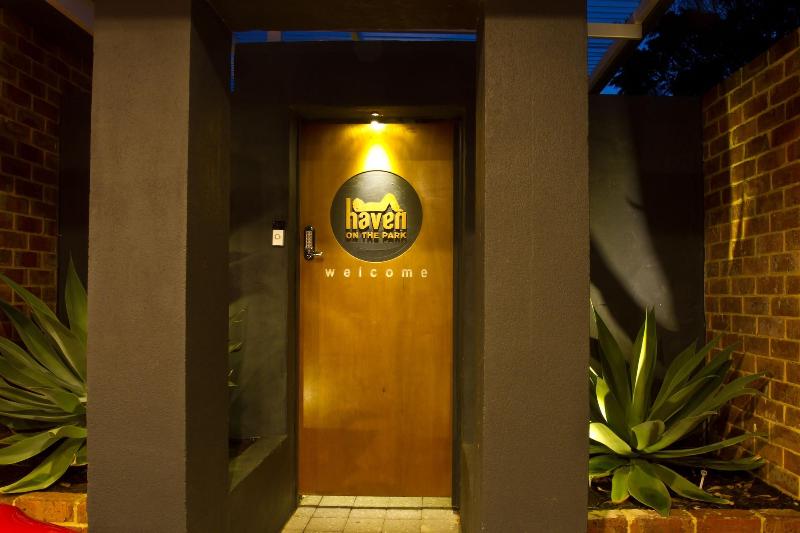 تختخواب و صبحانه Haven On The Park