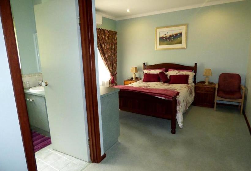 Country Charm Retreat B&b