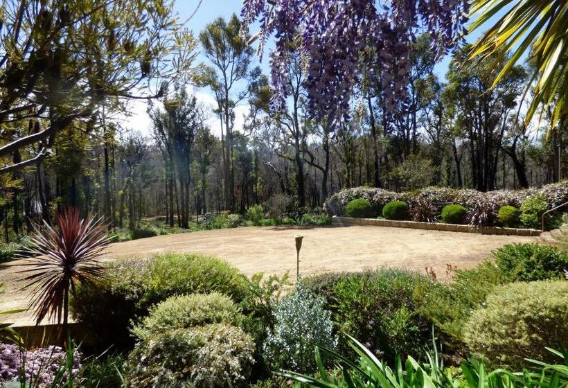 Country Charm Retreat B&b