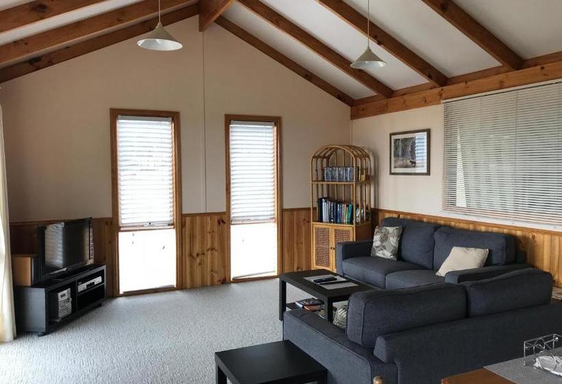 בית מלון כפרי Warby Cottage