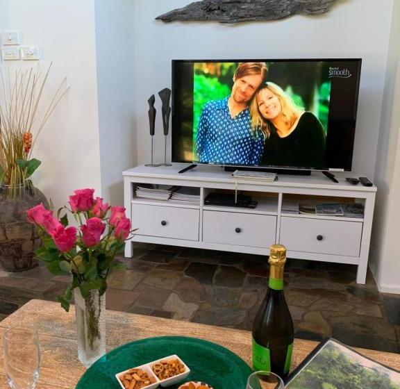 پانسیون Garasu Lodge