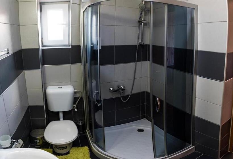 پانسیون Guest House Vila Salute