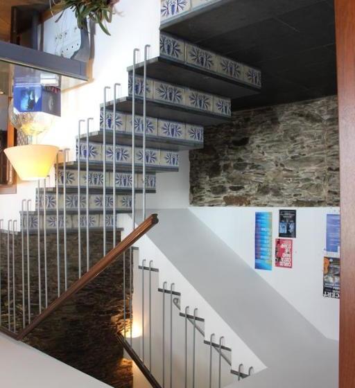 پانسیون Hostal Cristina