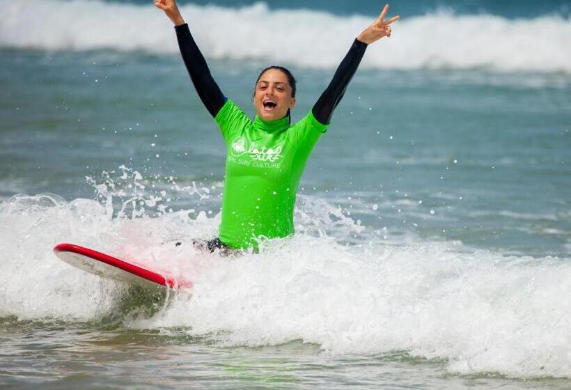 هاستل Latas Surf House