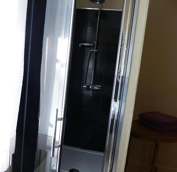 مبيت وإفطار Chambres Et Tables D'hôtes Le Voriou