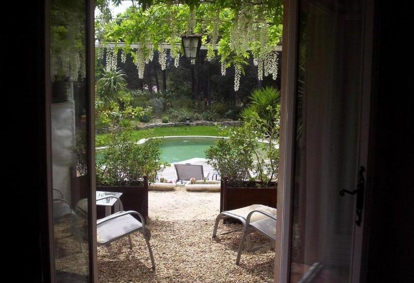 مبيت وإفطار Les Glycines