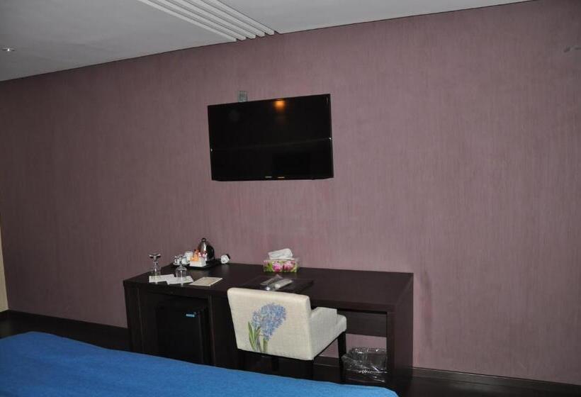 هتل Emilio Moretti