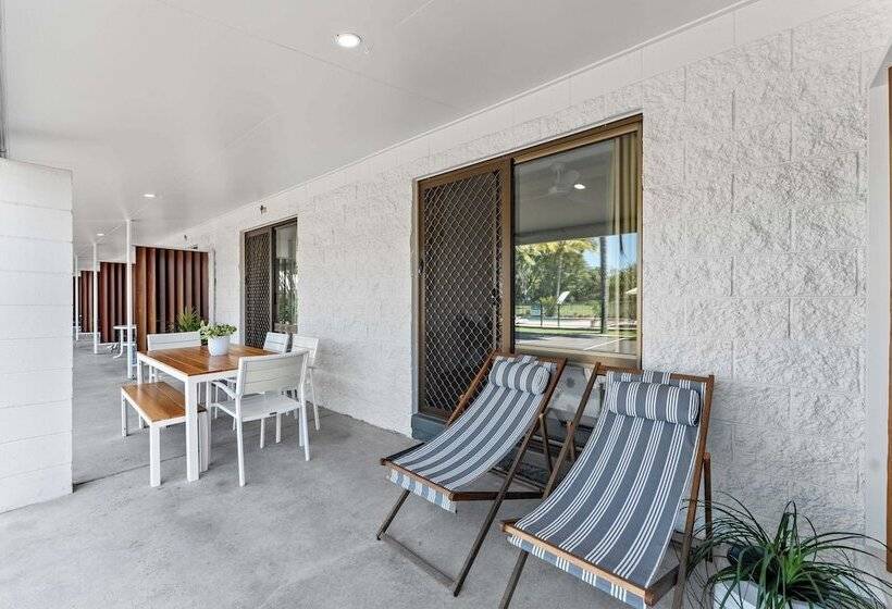 Kinka Palms Motel