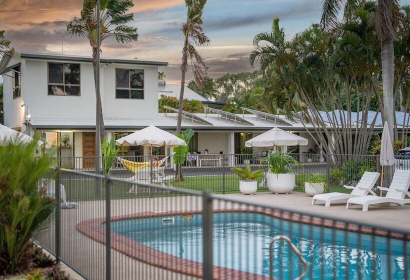 Kinka Palms Motel