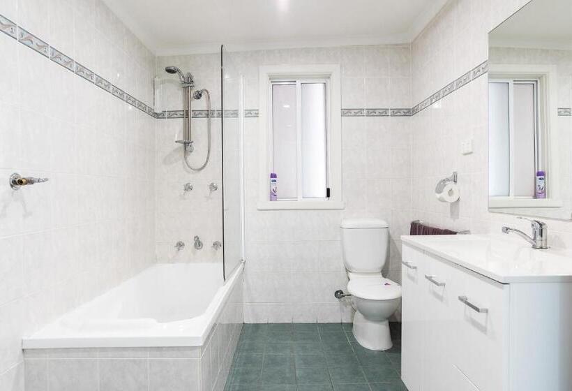 모텔 Canberra Ave Villas
