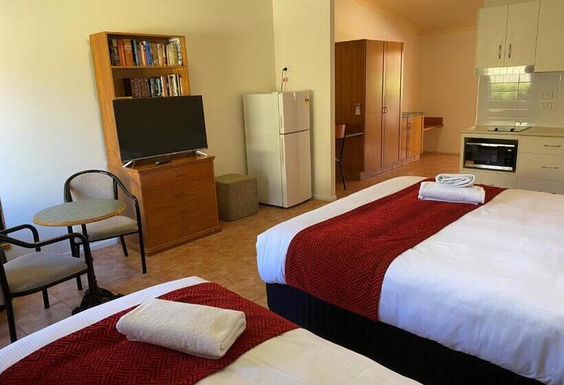 فندق على الطريق Emerald Explorers Inn