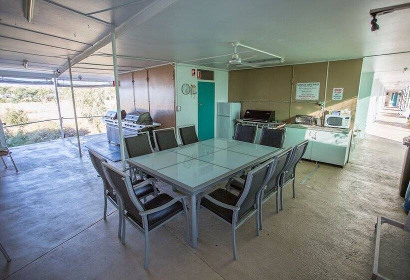 מוטל Fourth Avenue Motor Inn