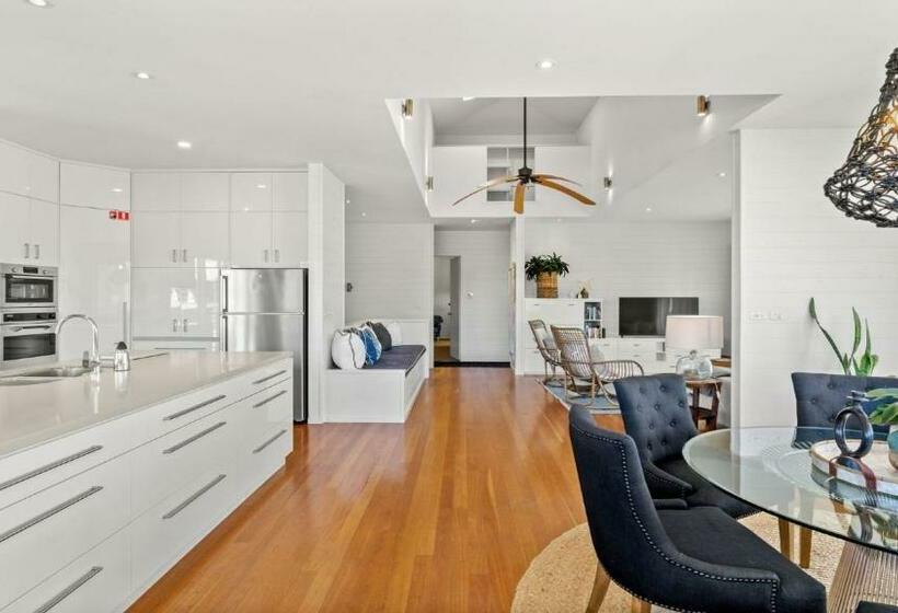 پانسیون Byron Baythers