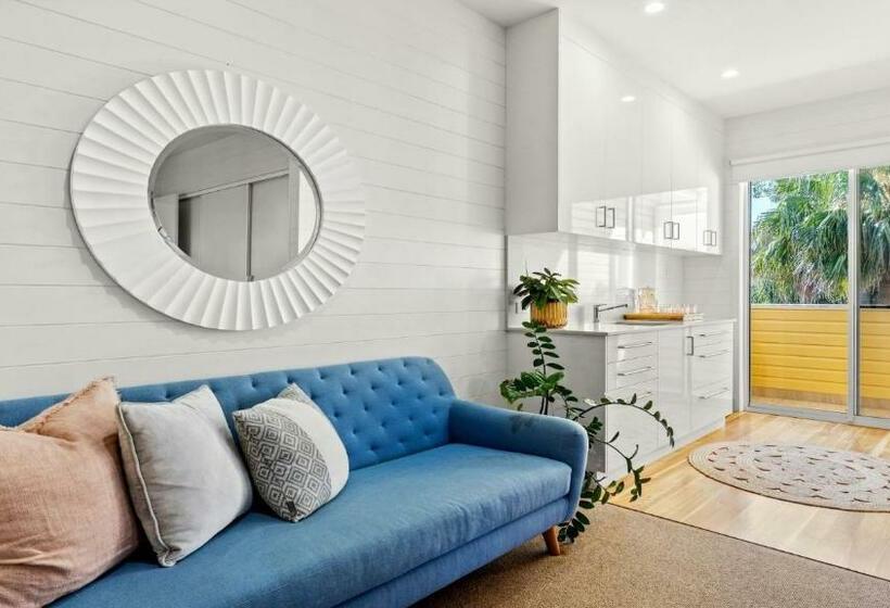 پانسیون Byron Baythers