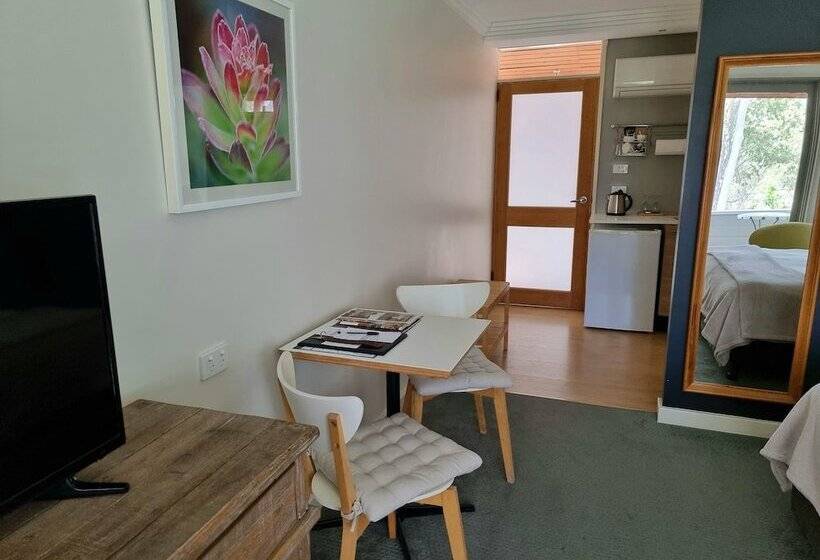 پانسیون Elfin Hill Vineyard Accommodation