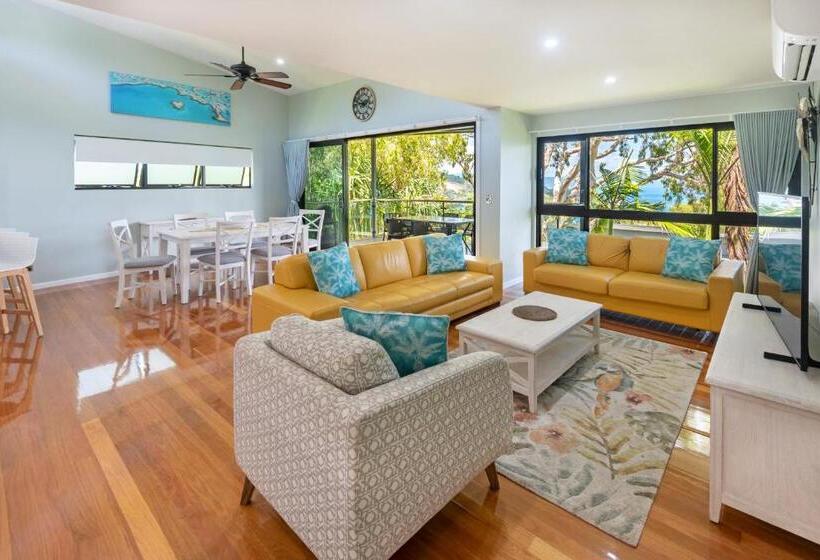 Pinnacle Apartments