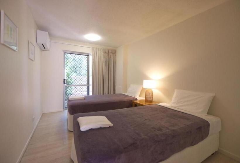 Raintrees Moffat Beach