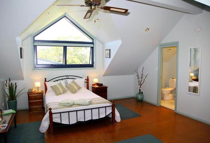 Salamander Bay Bed And Breakfast