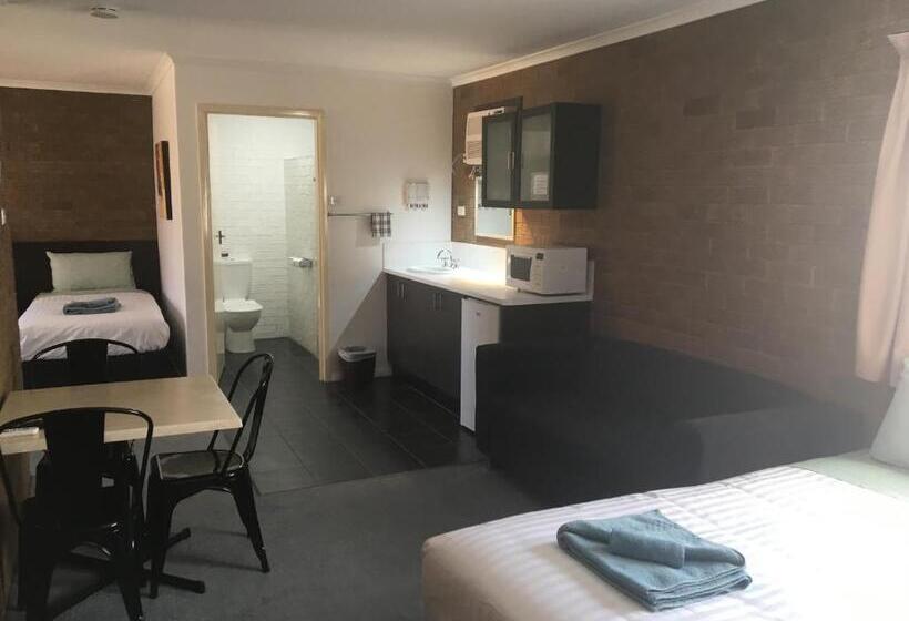 Camellia Motel