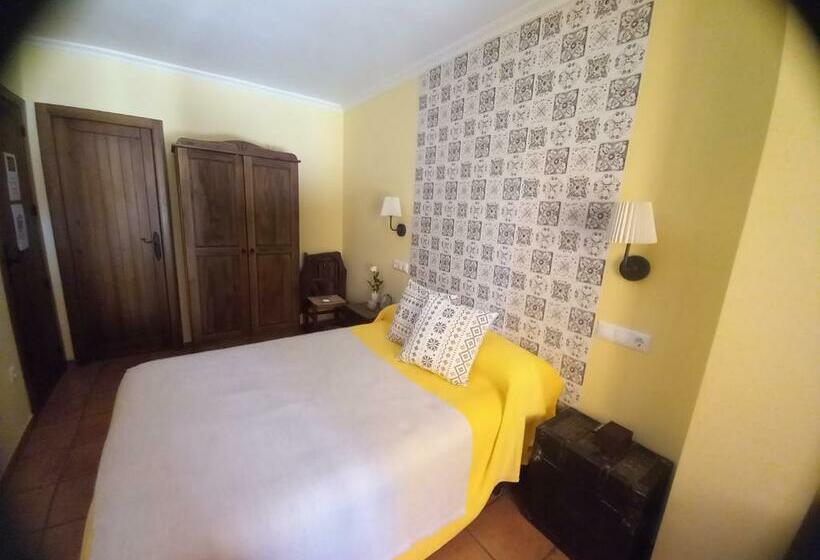 בית מלון כפרי Posada De Campillo