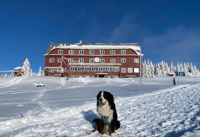 هتل Prazska Bouda