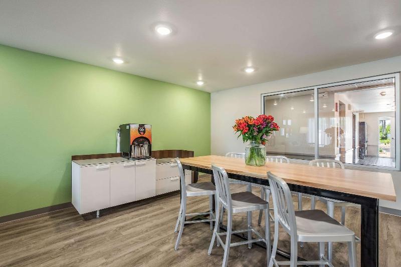 בית מלון כפרי Woodspring Suites Chicago Midway