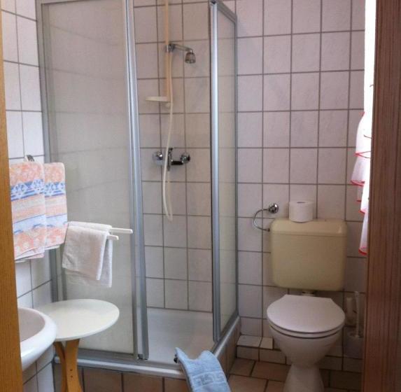 膳宿费 Zur Burg Eltz