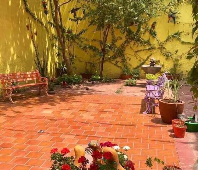 ユースホステル Hostal Tlaquepaque