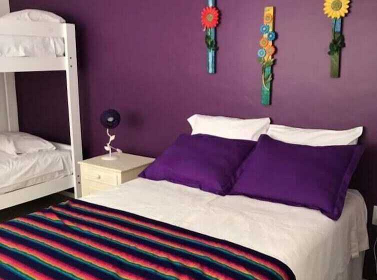 ユースホステル Hostal Tlaquepaque