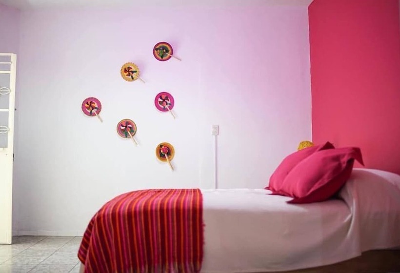 ユースホステル Hostal Tlaquepaque