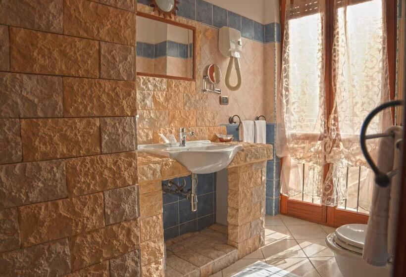 تختخواب و صبحانه La Marmora