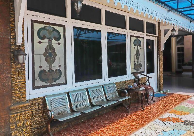 هتل Oyo Life 2899 Ardilia Kost