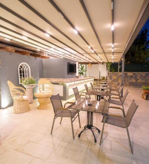 Maye Residence