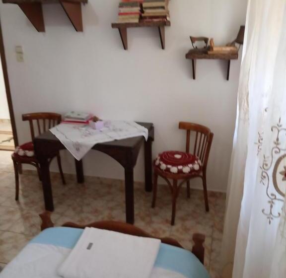 פנסיון Guest House Baba Lluka
