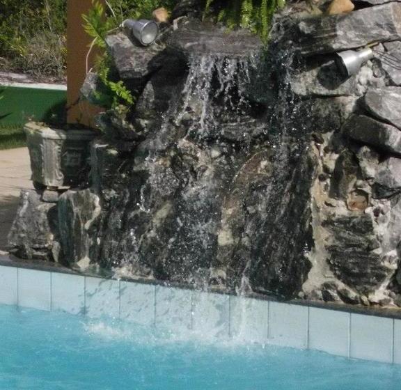 פנסיון Pousada Labella Monick