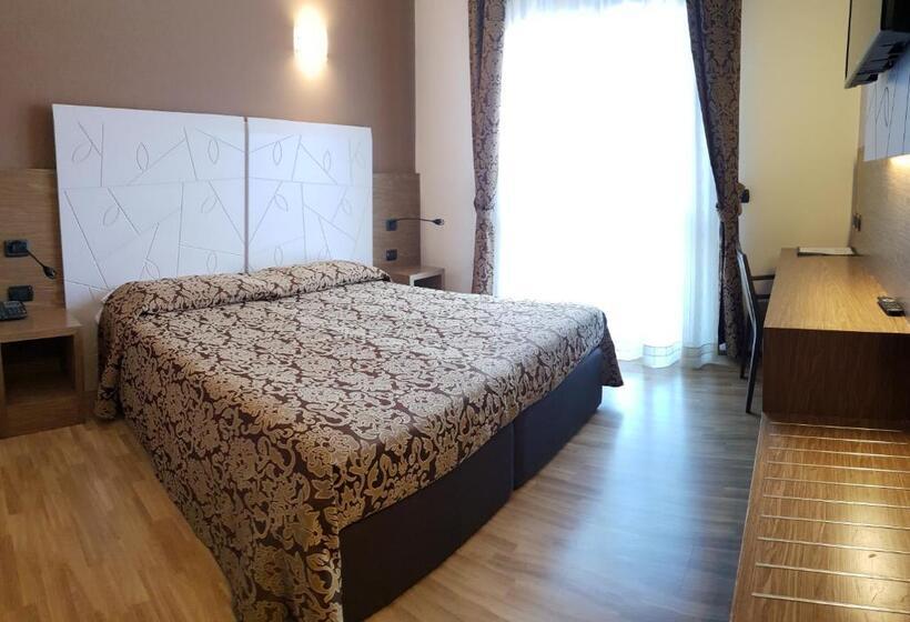 هتل Albergo Ristorante Delfino