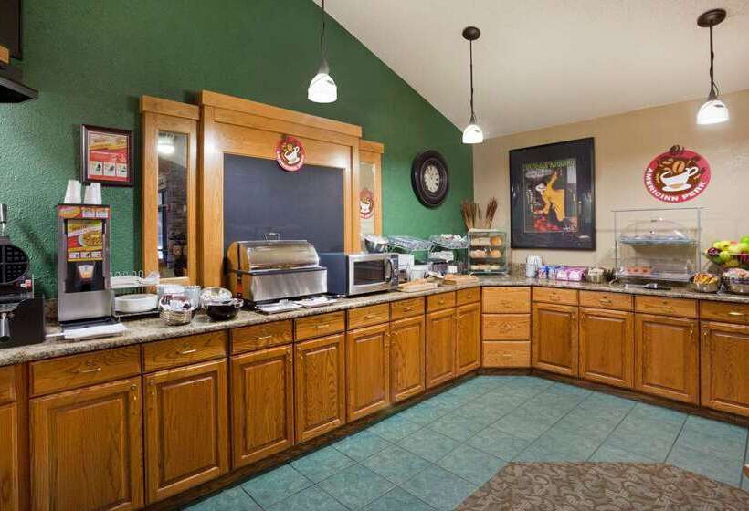 هتل Americinn By Wyndham Menominee