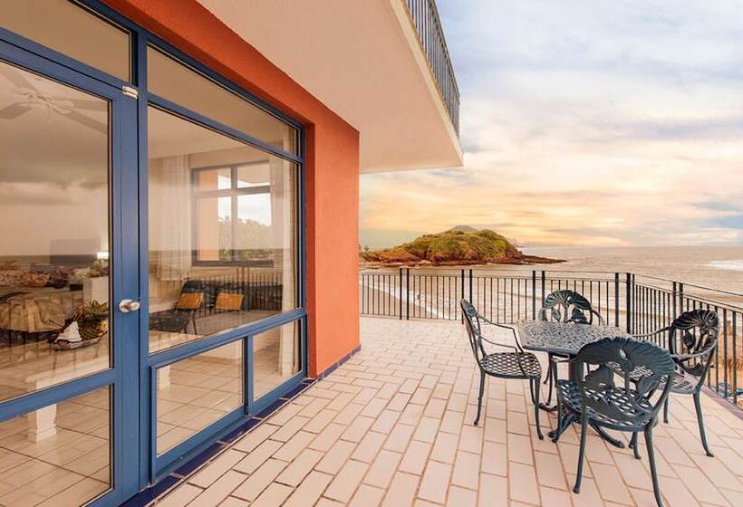 ホテル El Cid Marina Beach