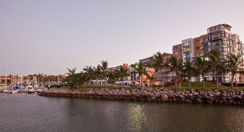 ホテル El Cid Marina Beach