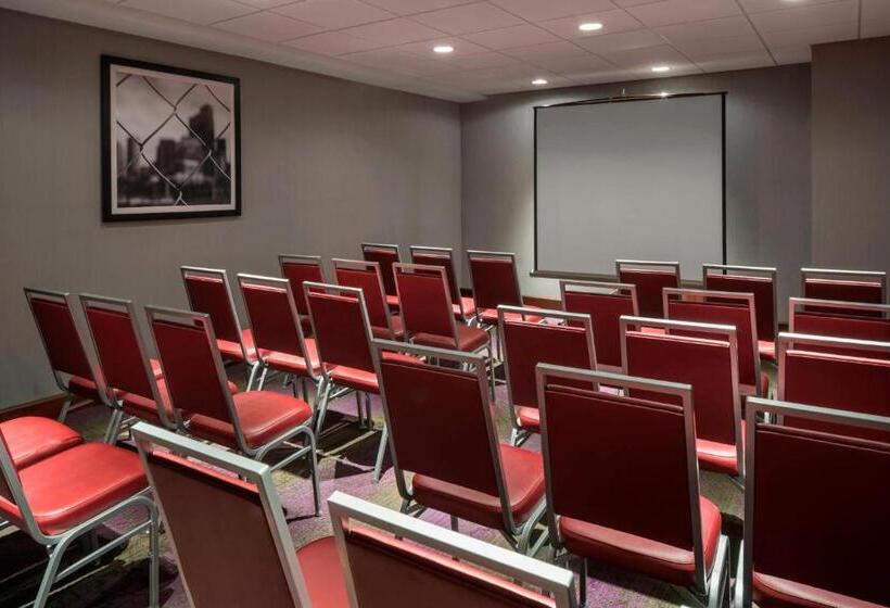 هتل Four Points By Sheraton Boston Logan Airport Revere